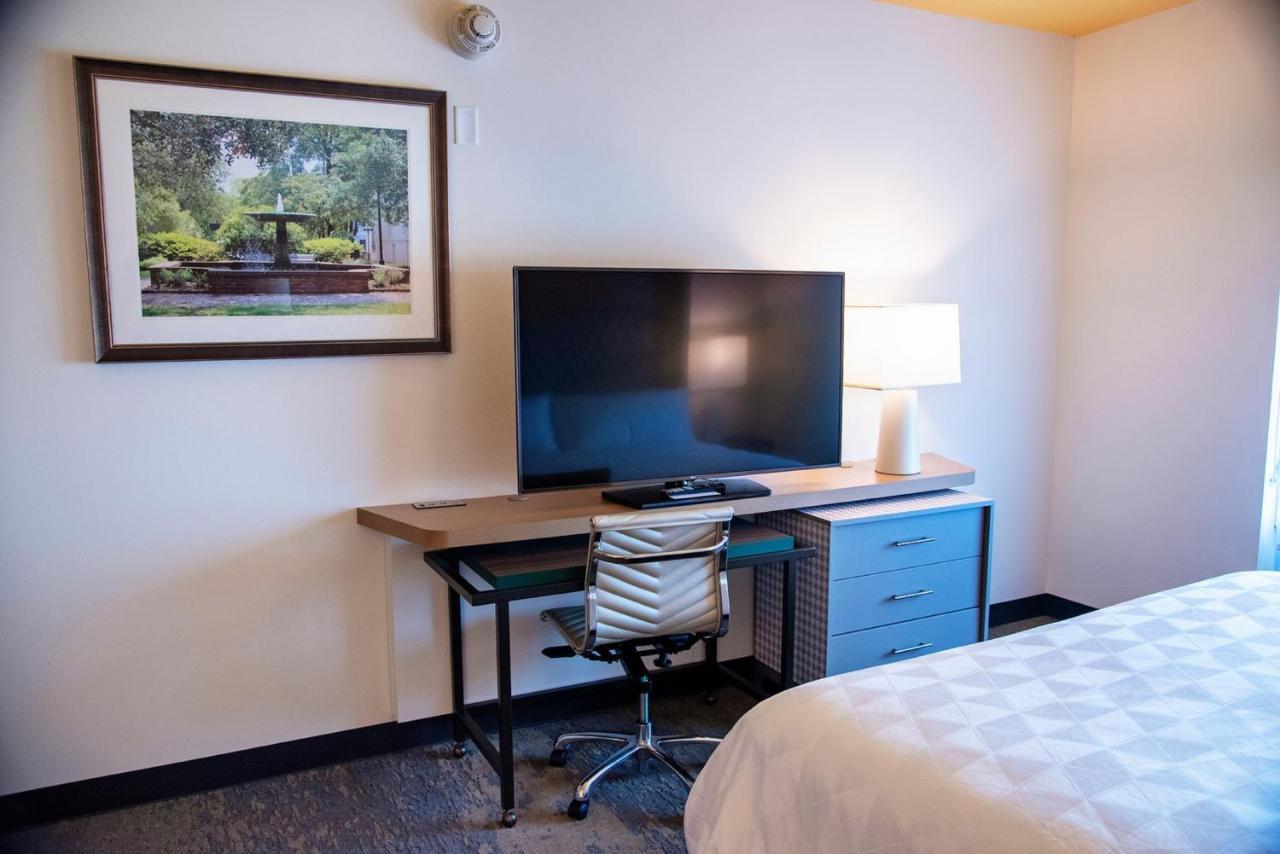 Holiday Inn & Suites - Savannah Airport - Pooler By Ihg Bagian luar foto