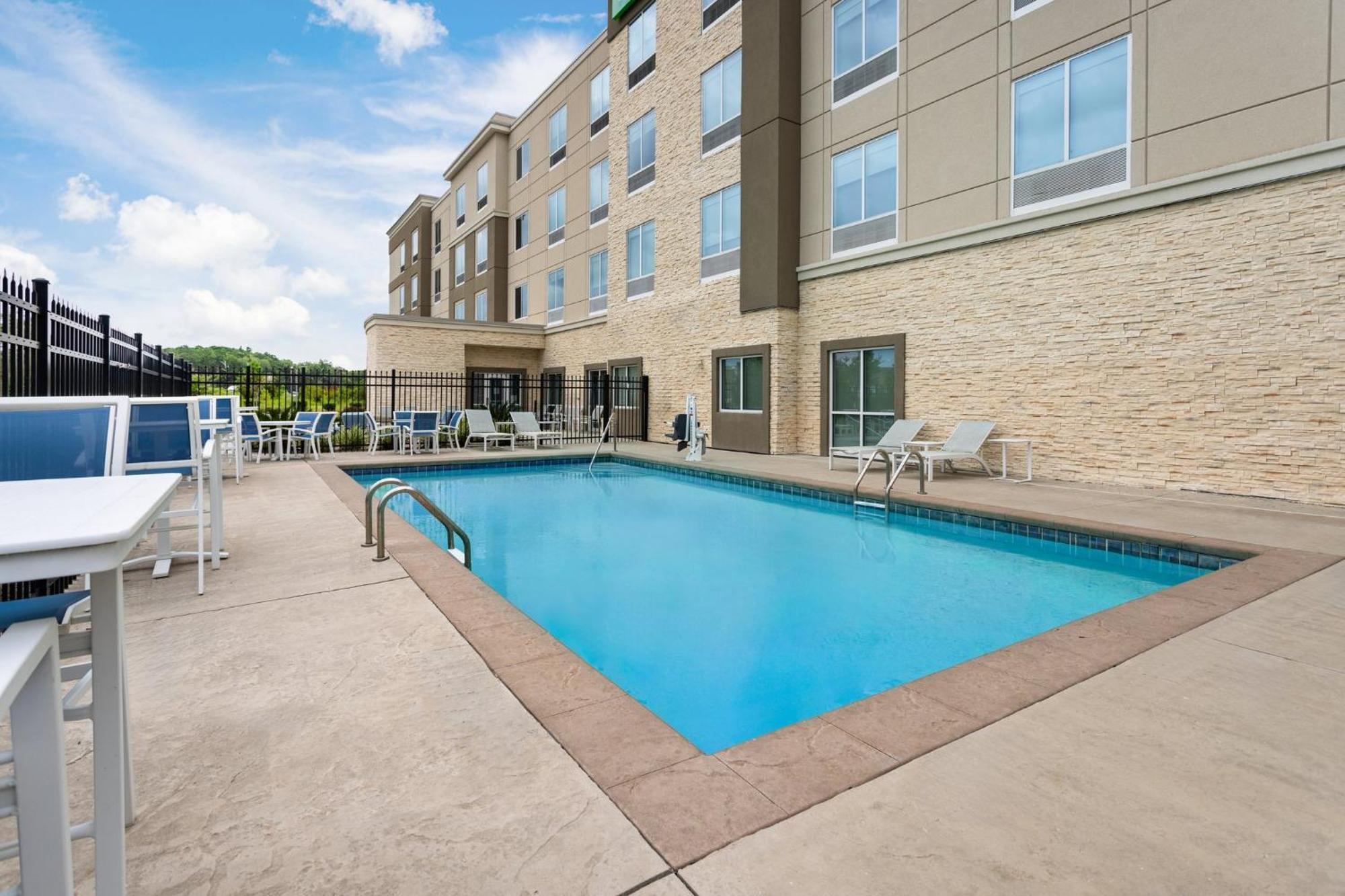 Holiday Inn & Suites - Savannah Airport - Pooler By Ihg Bagian luar foto