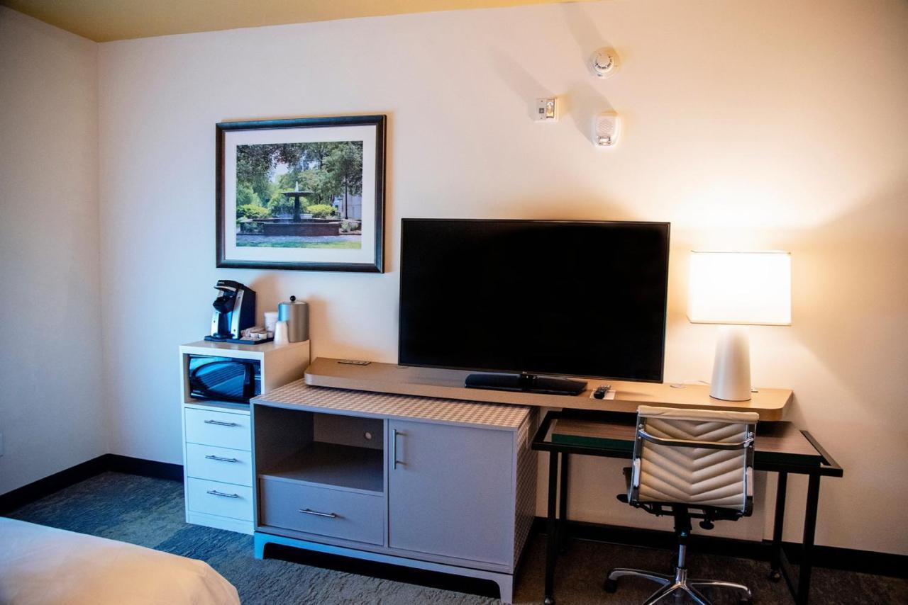 Holiday Inn & Suites - Savannah Airport - Pooler By Ihg Bagian luar foto